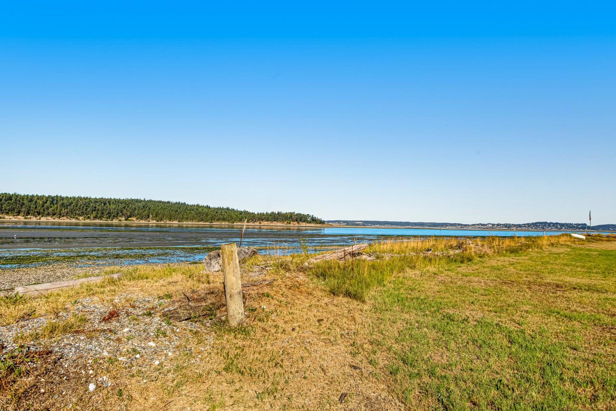 Marrowstone Island Beach Cabin Exterior photo