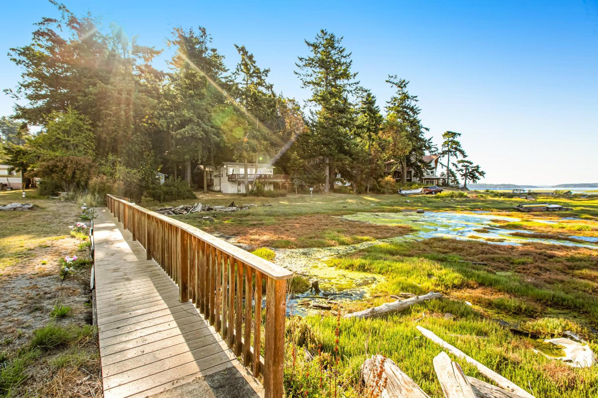 Marrowstone Island Beach Cabin Exterior photo