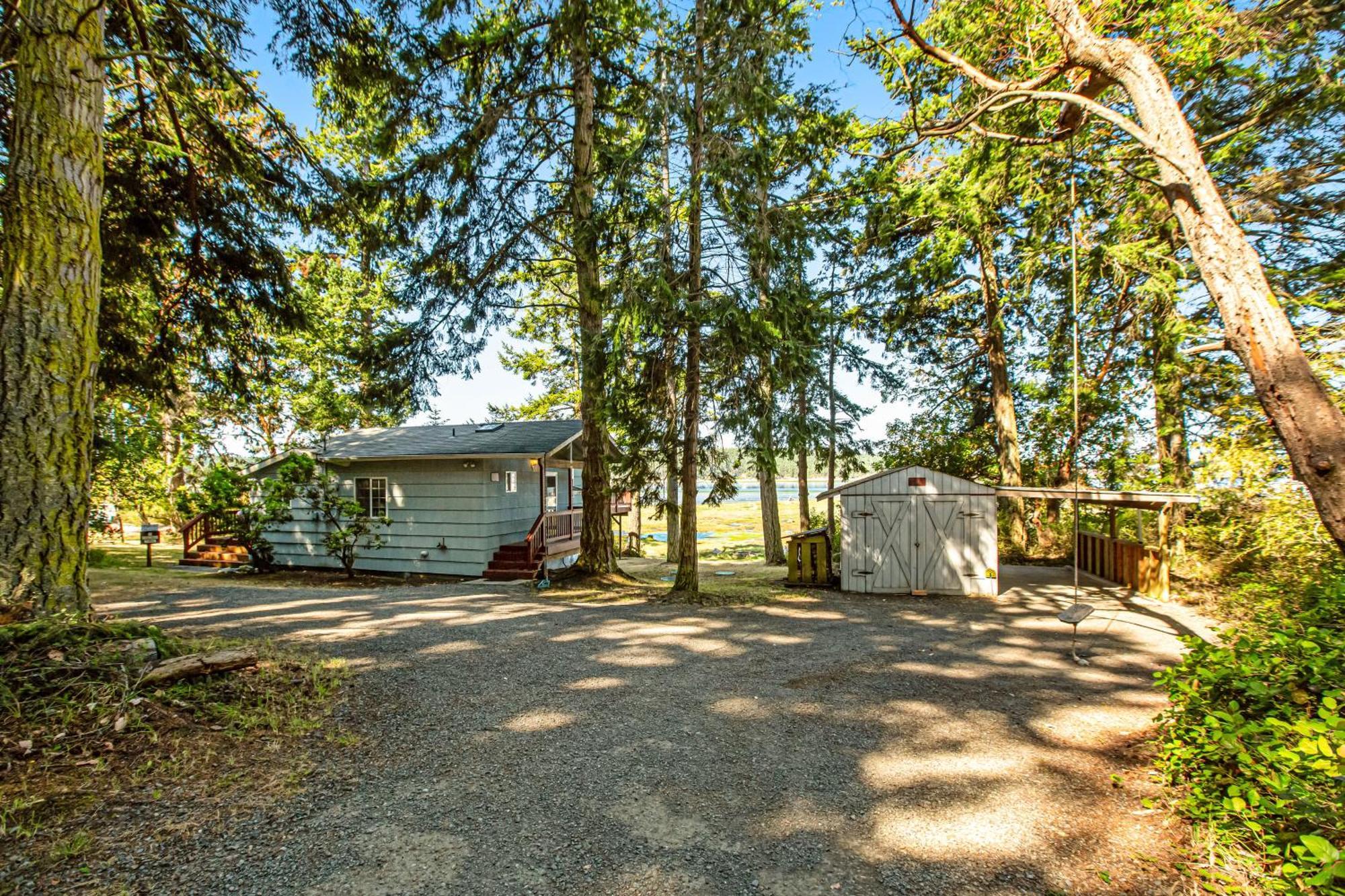 Marrowstone Island Beach Cabin Exterior photo