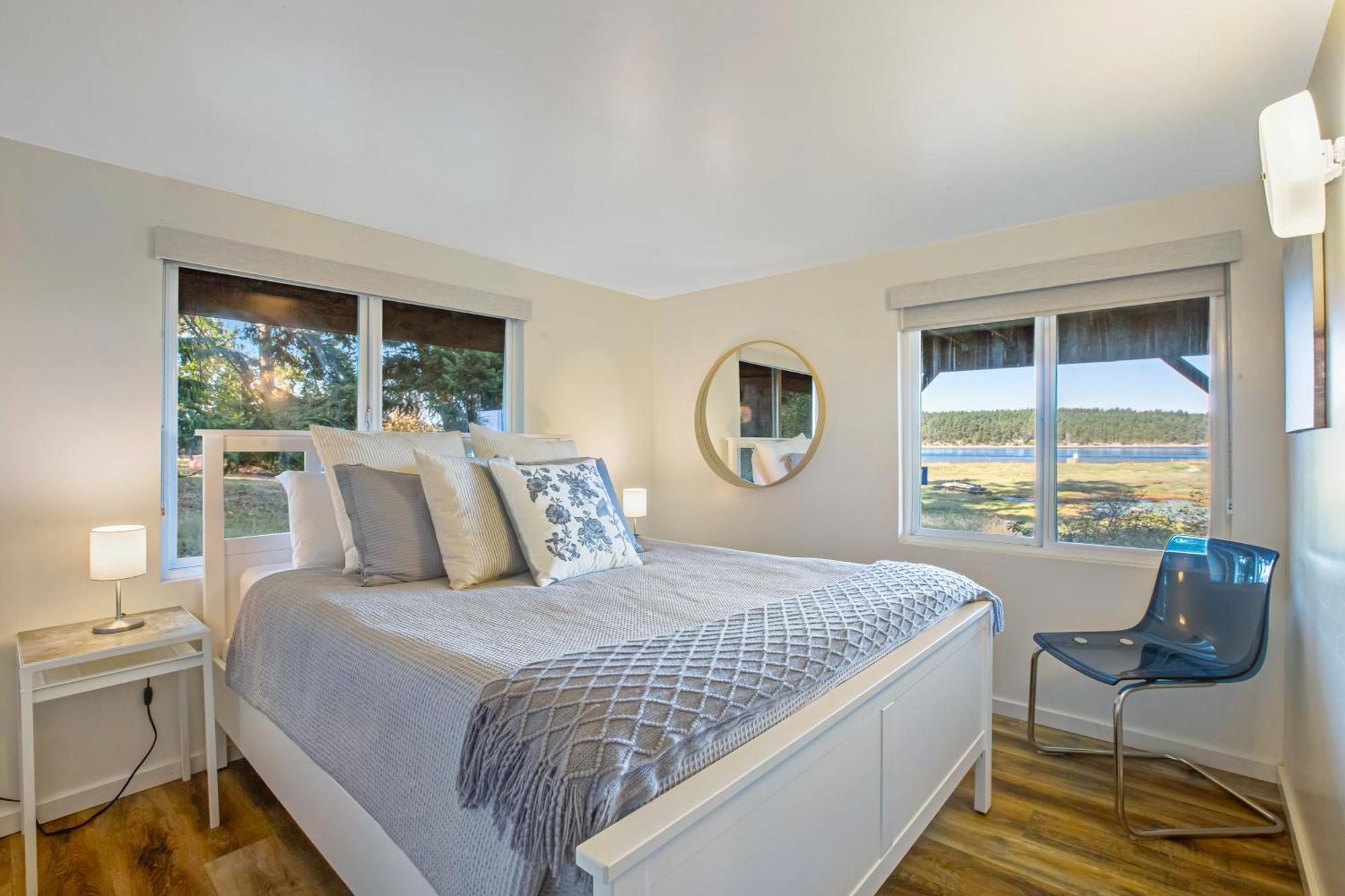 Marrowstone Island Beach Cabin Exterior photo