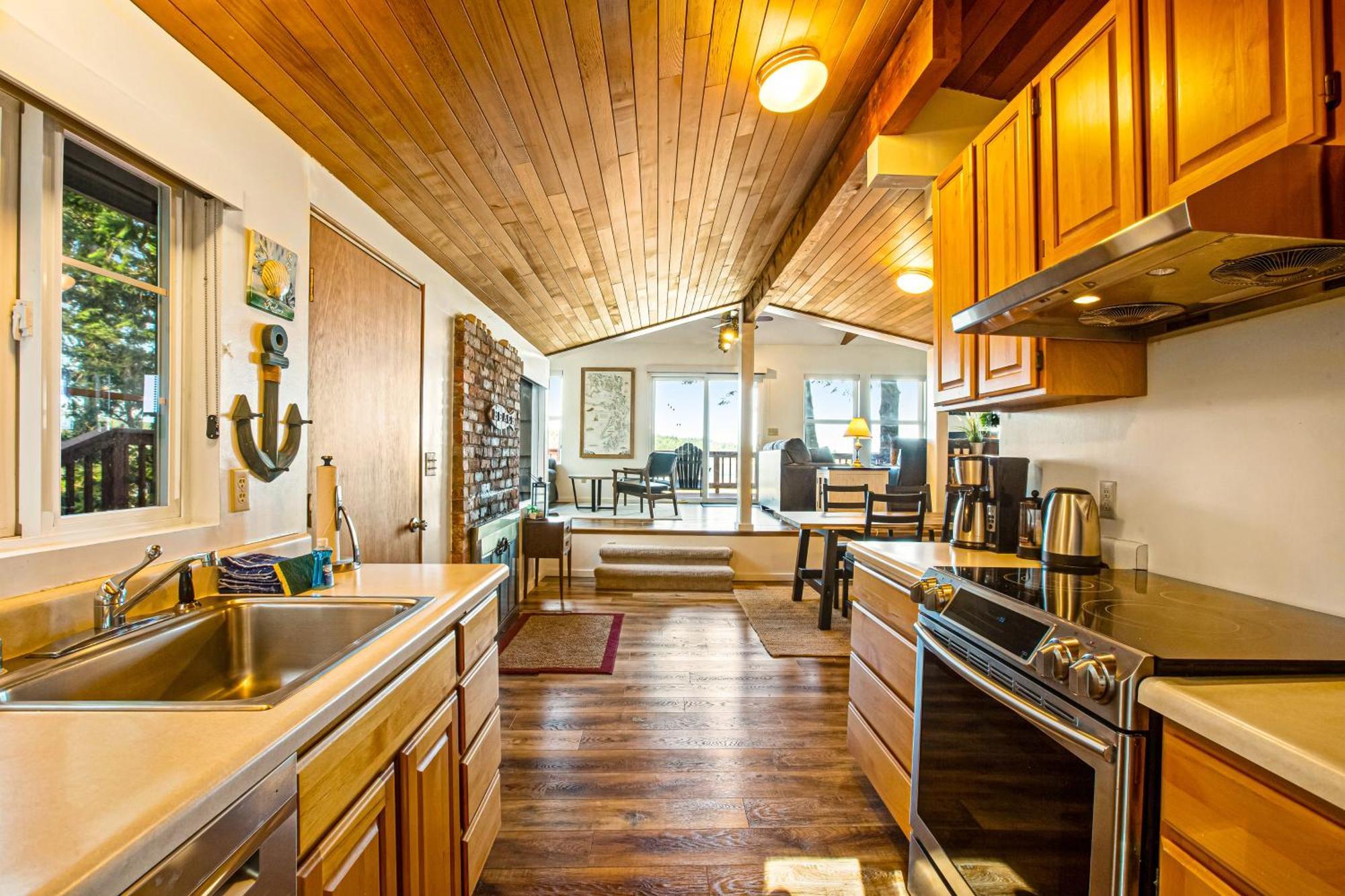 Marrowstone Island Beach Cabin Exterior photo