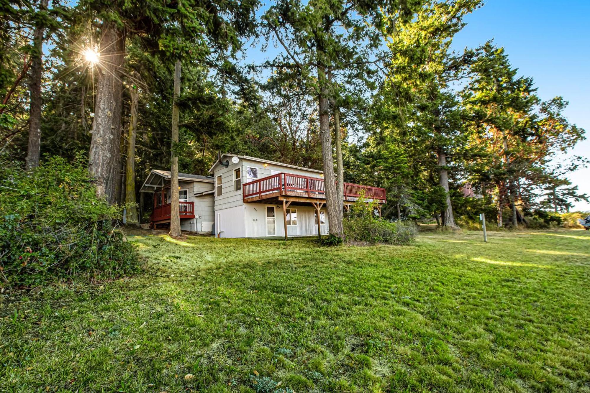 Marrowstone Island Beach Cabin Exterior photo